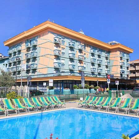 Big Family Hotel ベラーリア・イジェア・マリーナ エクステリア 写真